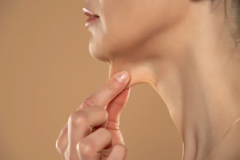 How to Tighten Turkey Neck: Effective Solutions and Tips